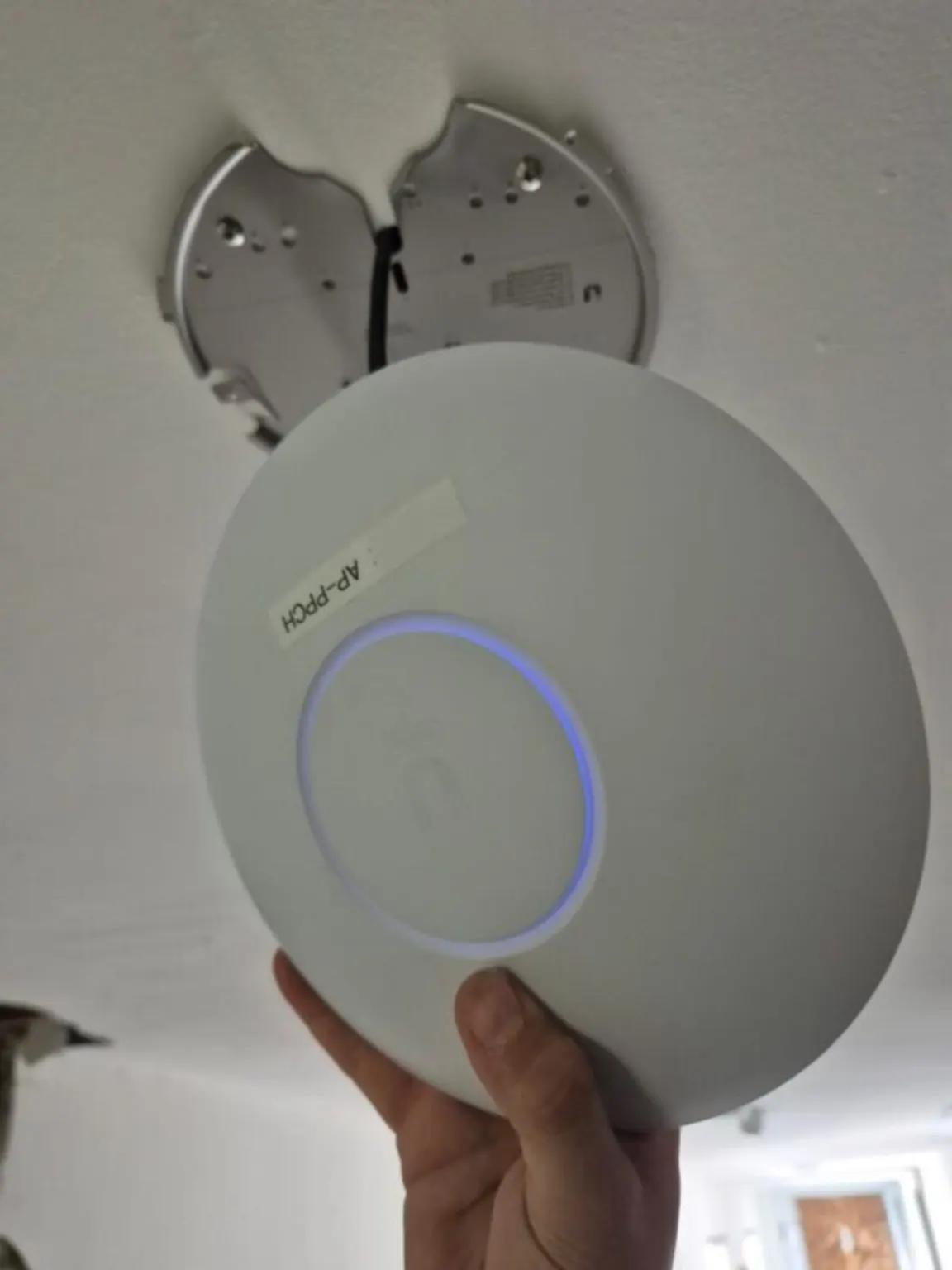 Punto de acceso WiFi instalado